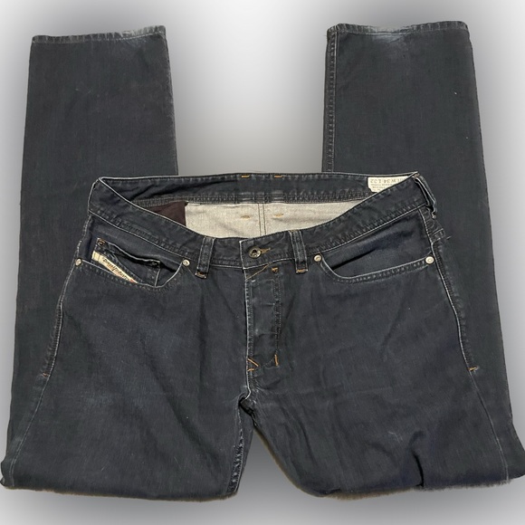 Men’s Diesel Safado Slim Straight Jeans - Picture 2 of 10